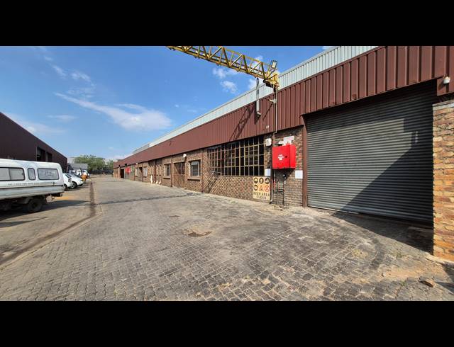 344M² FACTORY TO LET IN ANDERBOLT